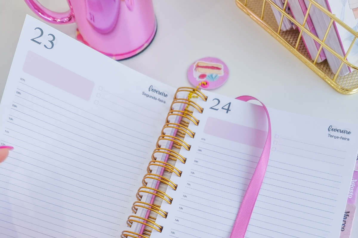 Como começar a usar uma agenda física e transformar sua rotina com leveza