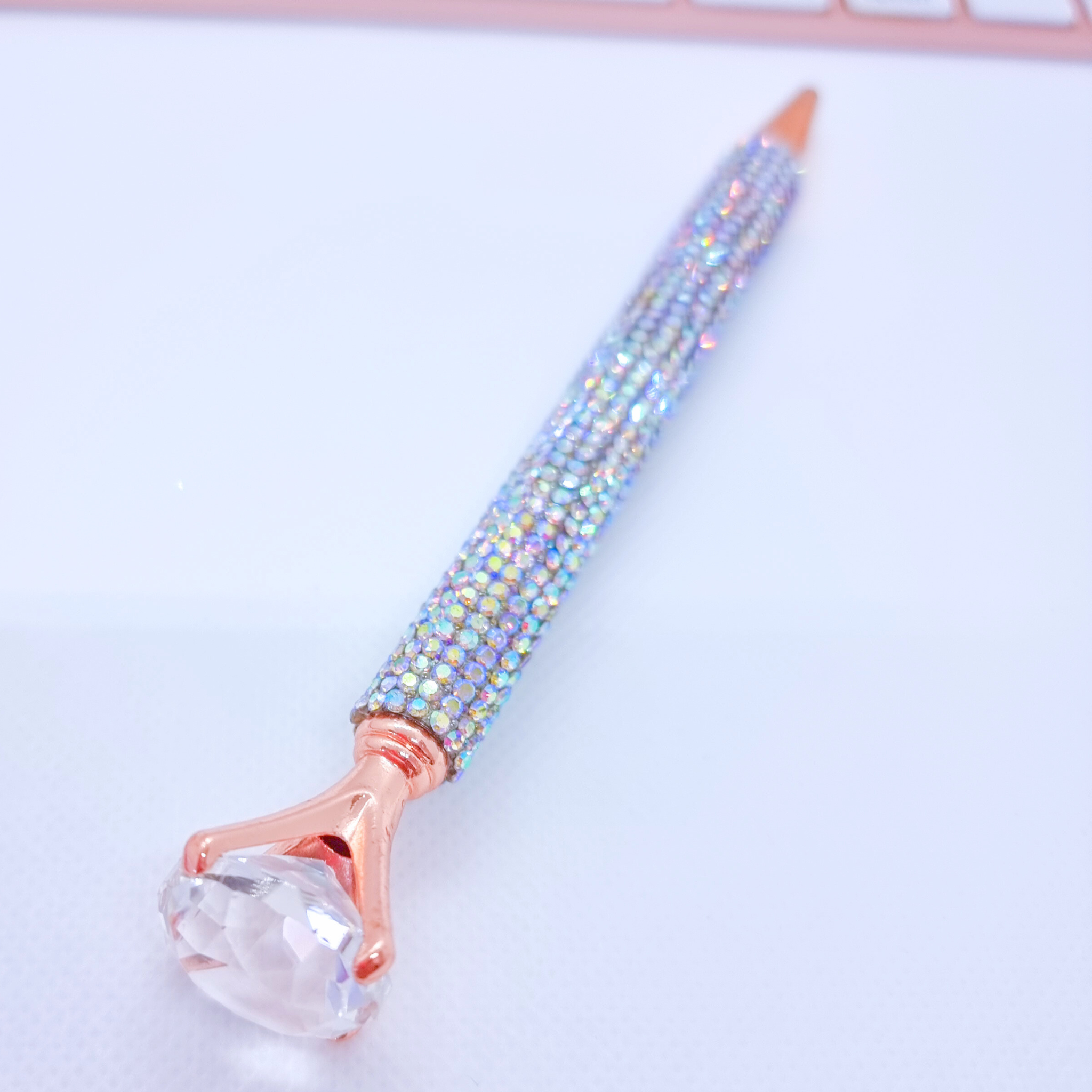 Caneta esferográfica com brilhantes